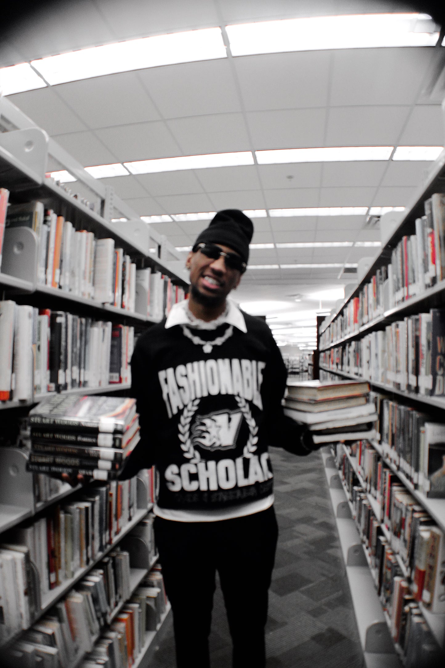 FASHIONABLE SCHOLAR SWEATSHIRT (BLACK)